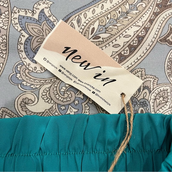 NWT Women’s NEW IN by VERY J Bright Teal Dressy Jogger Pants (Medium) - Picture 6 of 8